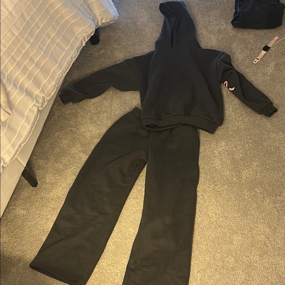 Edikted Wide Leg Pants and hoodie set